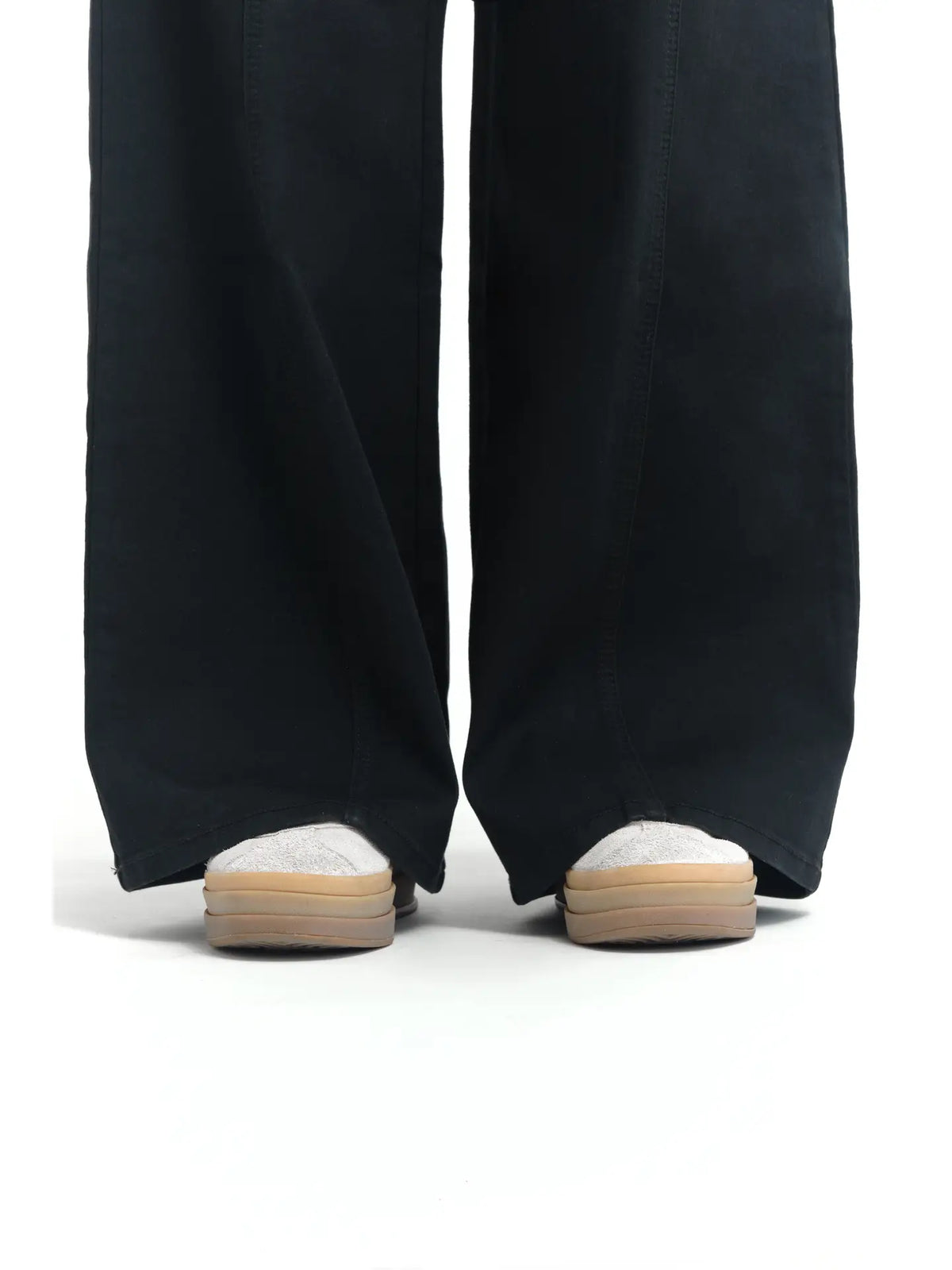 32" Pull-On Wide Leg Jeans w/ Tummy Control in Black