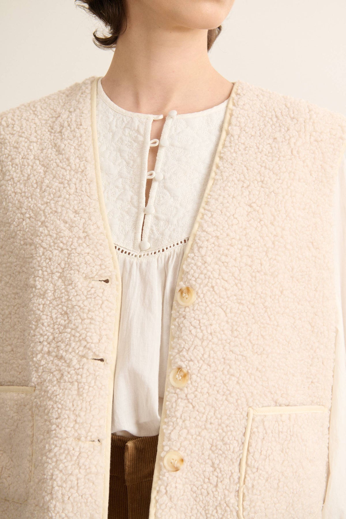 Sleeveless Pola Vest