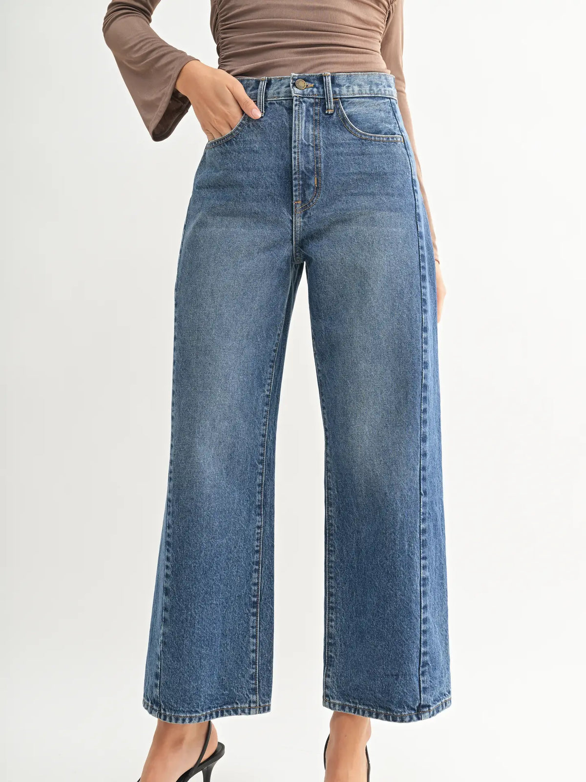 Medium Wash Barrel Jean - Twist